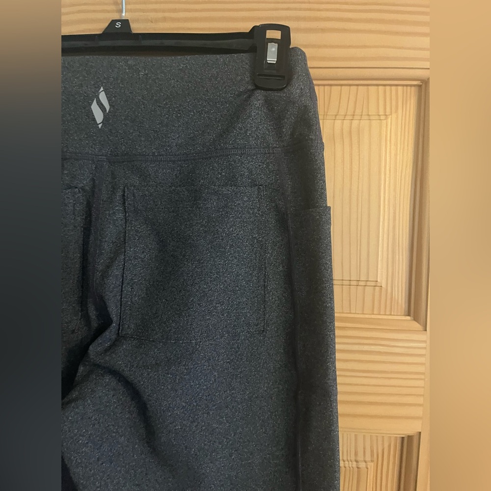 Skechers Charcoal Gray leggings with Pockets Size Medium - Picture 8 of 11
